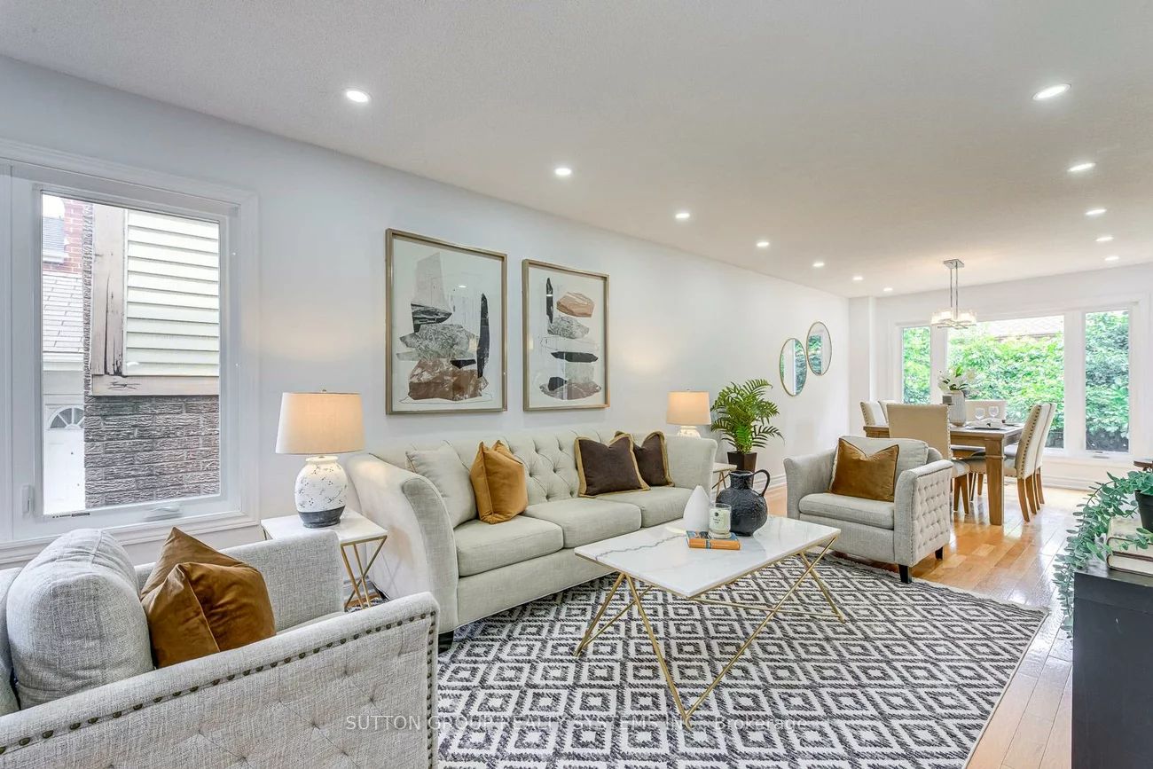 207, Winding, Crestwood-Springfarm-Yorkhill, Vaughan
