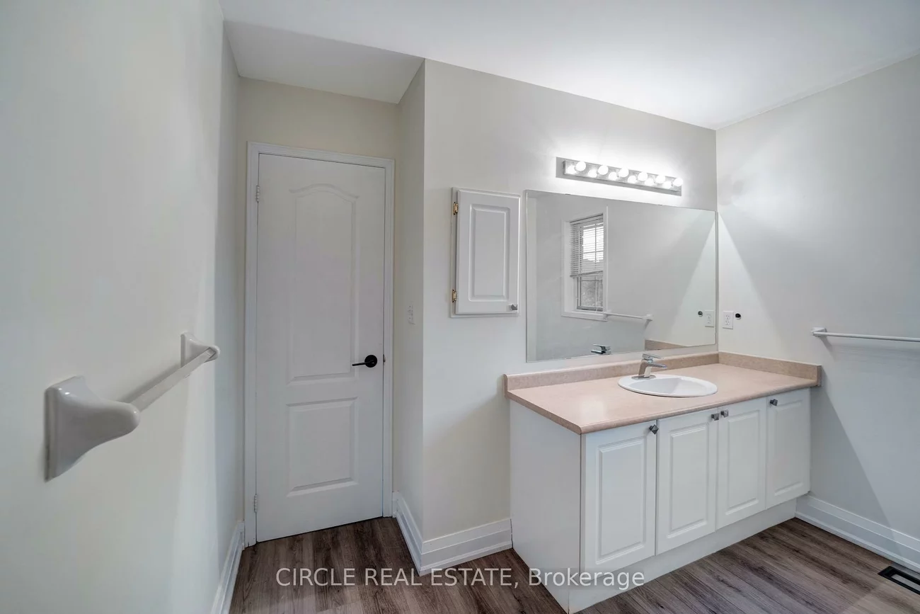21, Casabel, Vellore Village, Vaughan