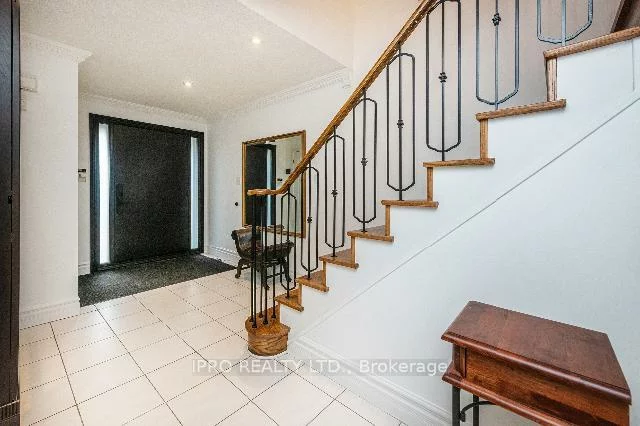 54, Embassy, East Woodbridge, Vaughan