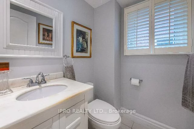 54, Embassy, East Woodbridge, Vaughan