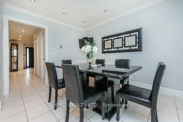 54, Embassy, East Woodbridge, Vaughan