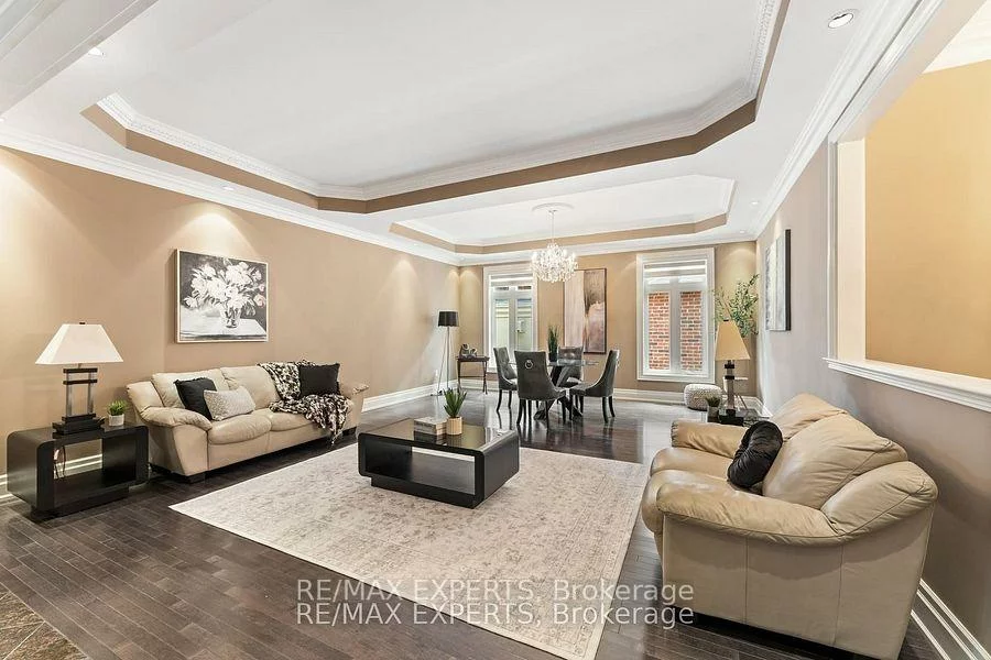 21, Rainbow's, Kleinburg, Vaughan