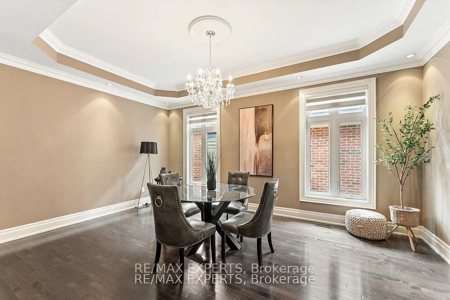 21, Rainbow's, Kleinburg, Vaughan