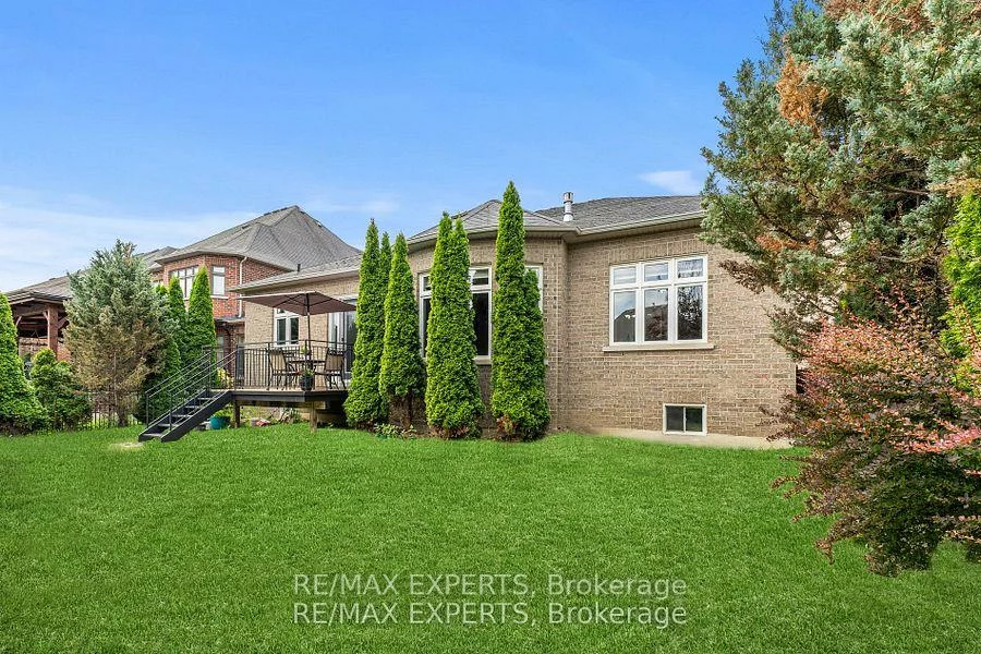 21, Rainbow's, Kleinburg, Vaughan
