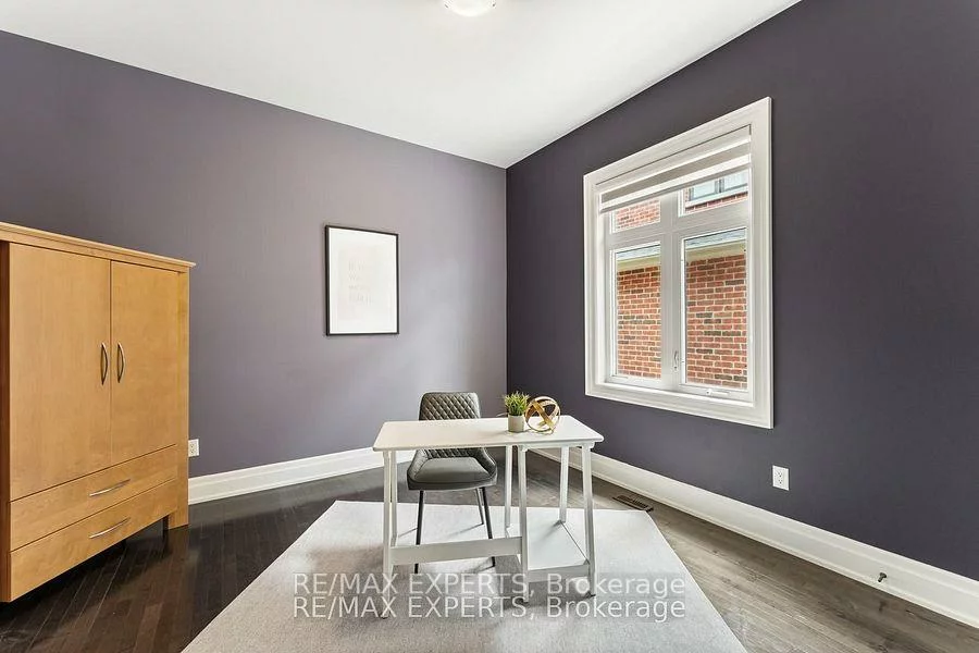 21, Rainbow's, Kleinburg, Vaughan