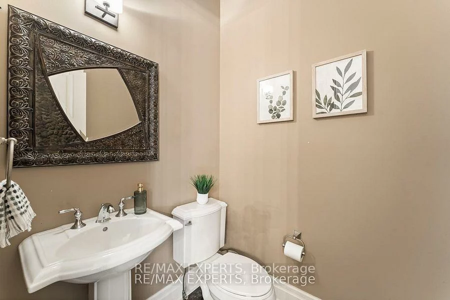 21, Rainbow's, Kleinburg, Vaughan