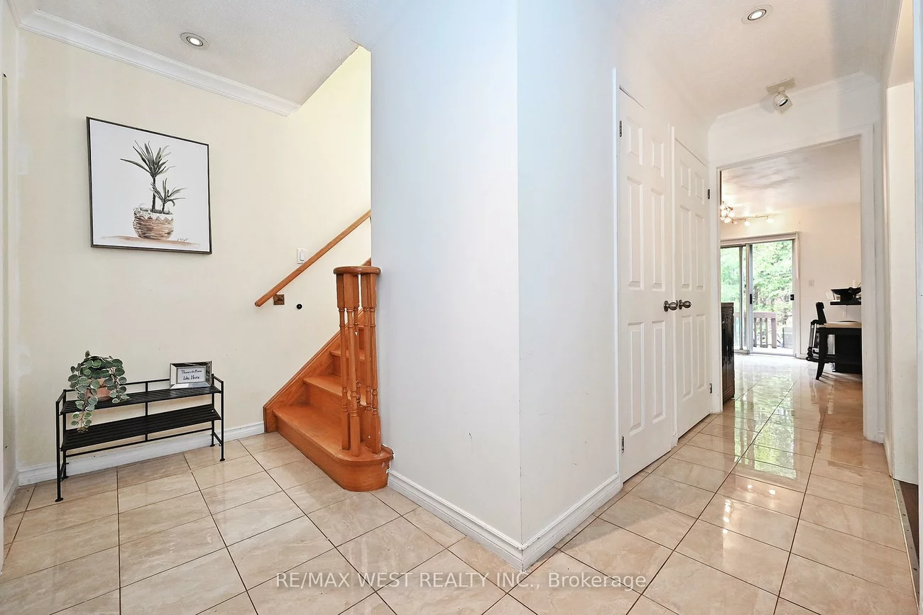 348, Brownridge, Brownridge, Vaughan
