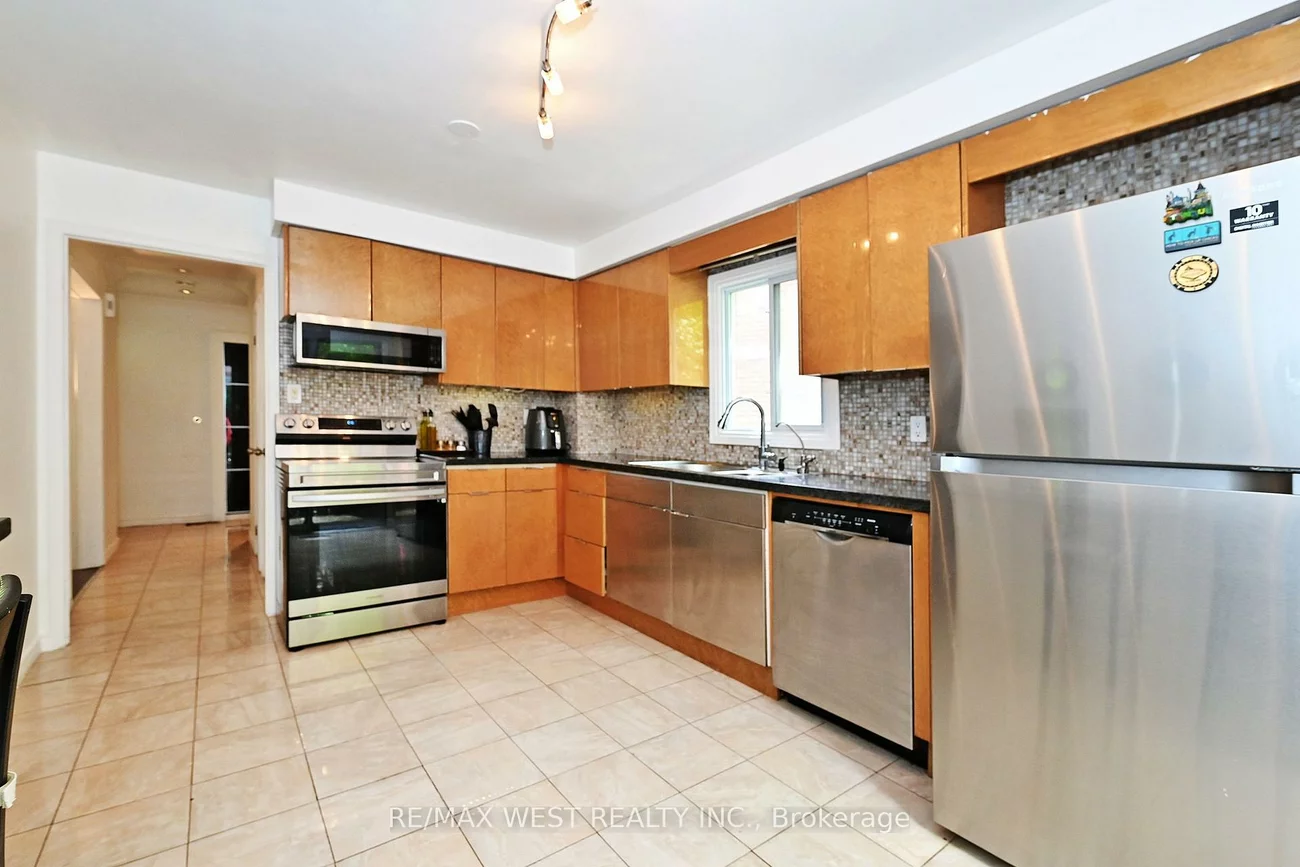 348, Brownridge, Brownridge, Vaughan
