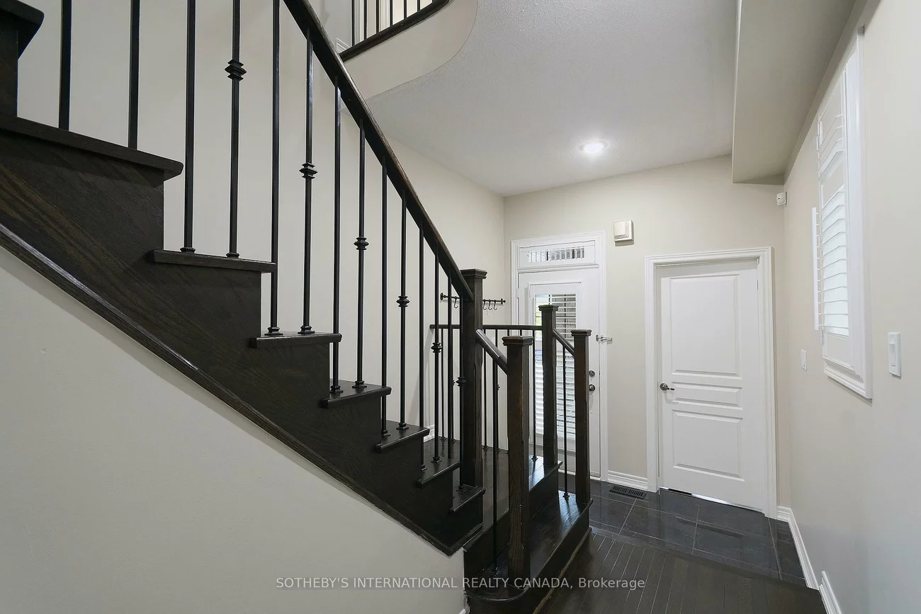 86, Alexie, Vellore Village, Vaughan