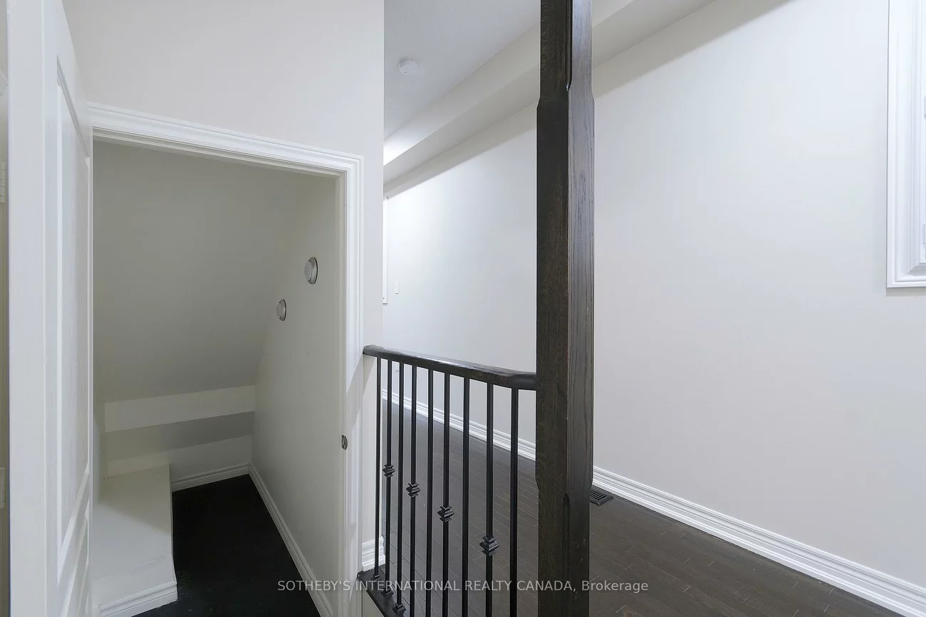 86, Alexie, Vellore Village, Vaughan