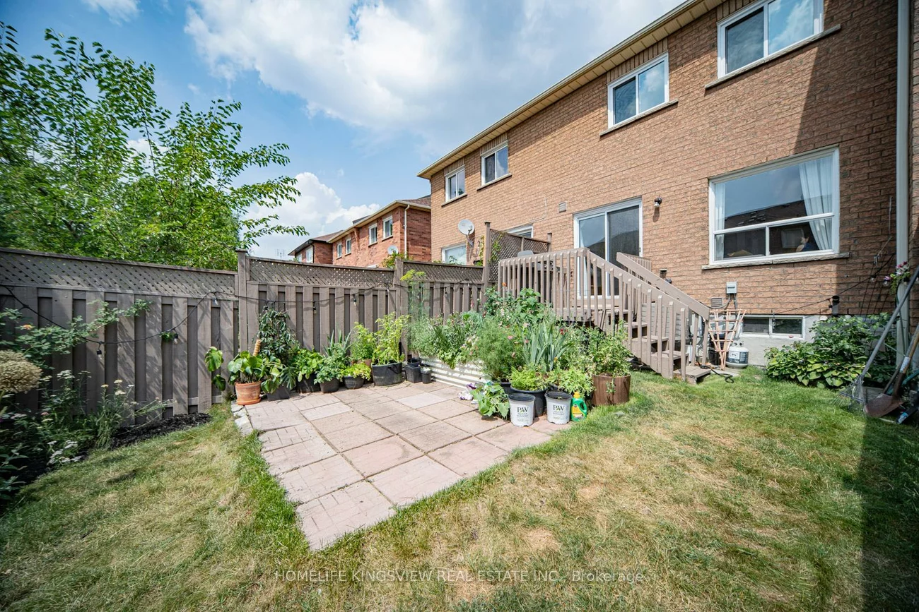 142, Lindenshire, Maple, Vaughan