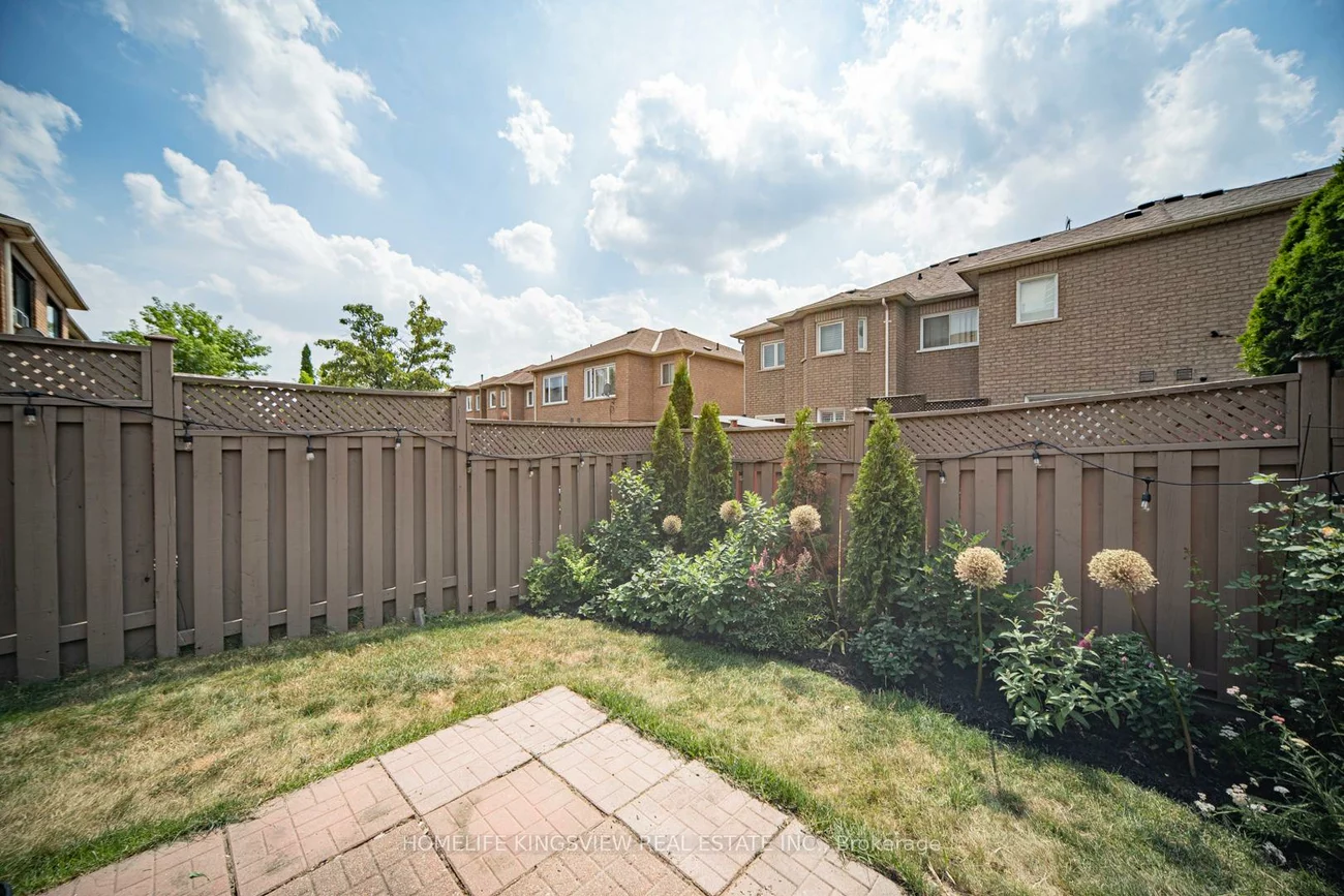 142, Lindenshire, Maple, Vaughan
