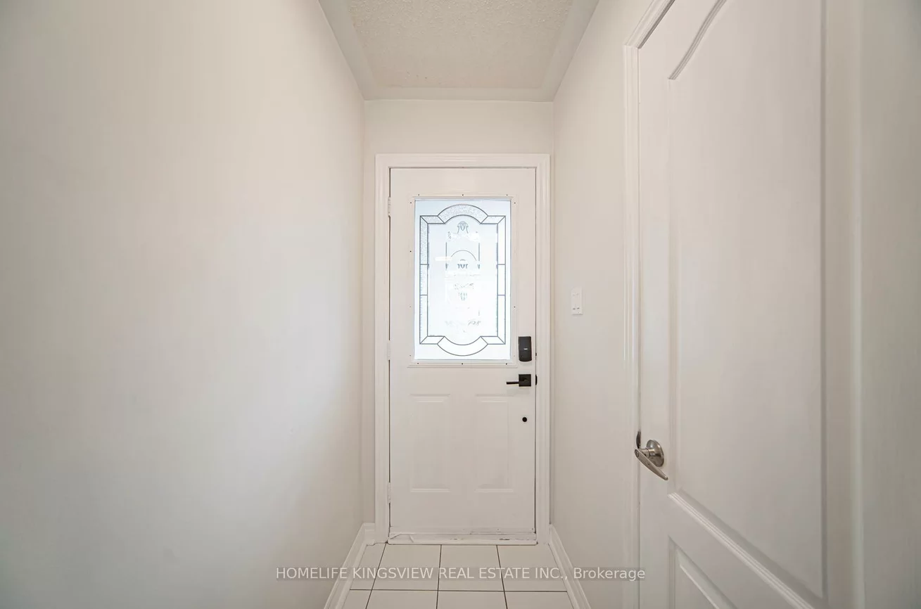 142, Lindenshire, Maple, Vaughan