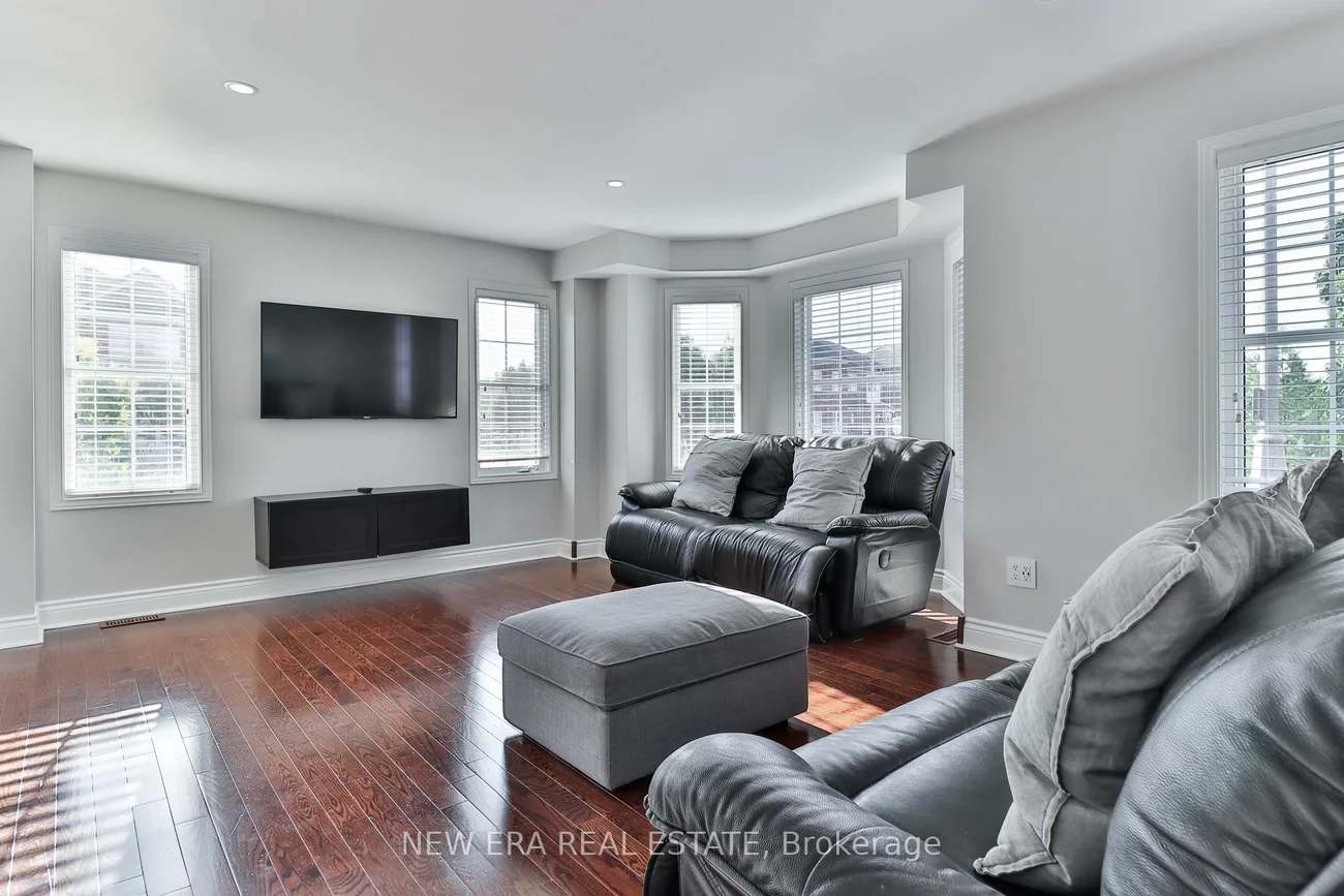 331, Davos, Vellore Village, Vaughan