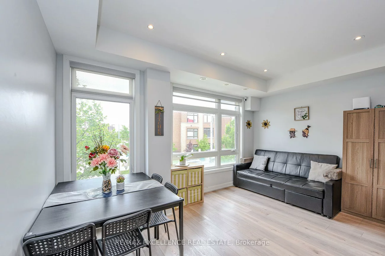 118, Dalhousie, Vaughan Grove, Vaughan