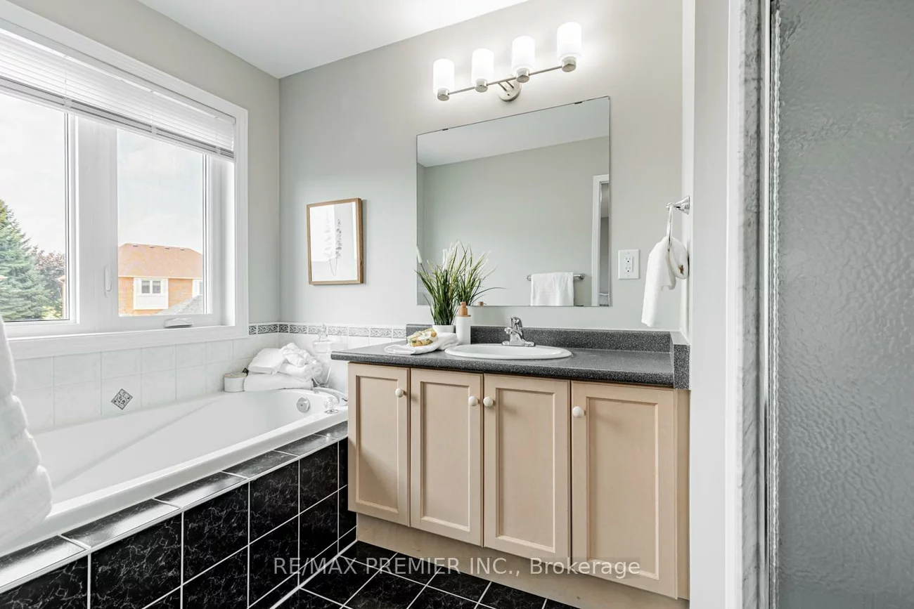 215, Equator, Vellore Village, Vaughan