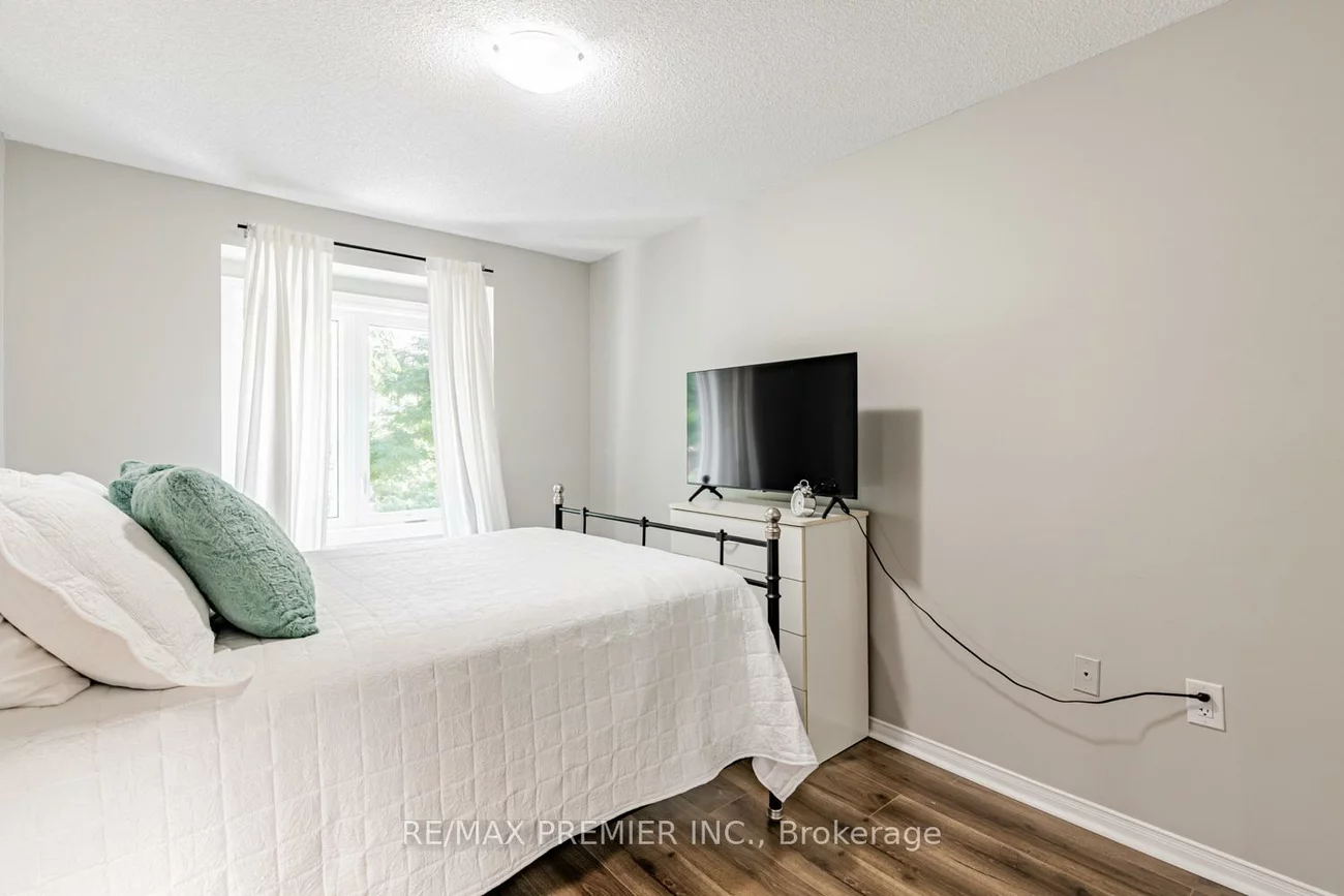 215, Equator, Vellore Village, Vaughan
