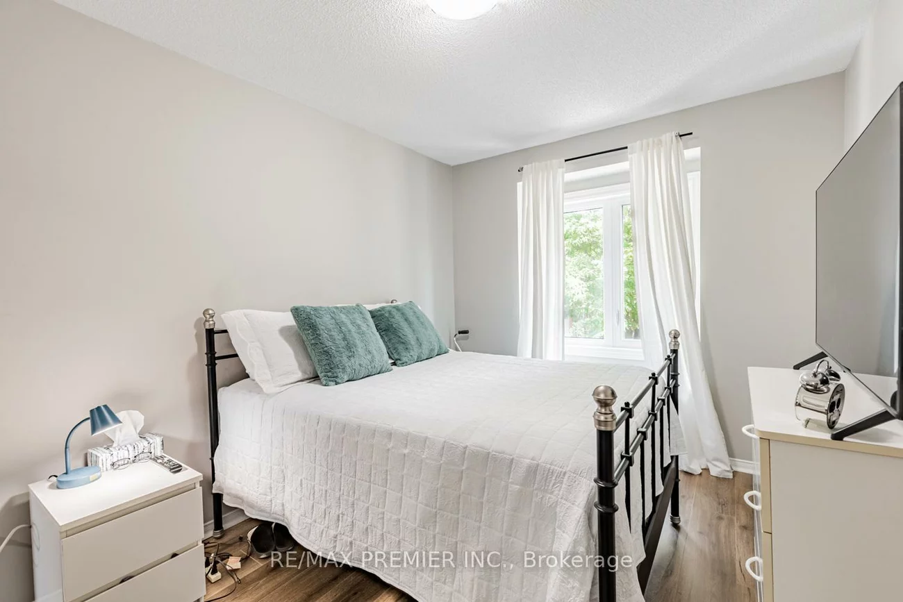 215, Equator, Vellore Village, Vaughan