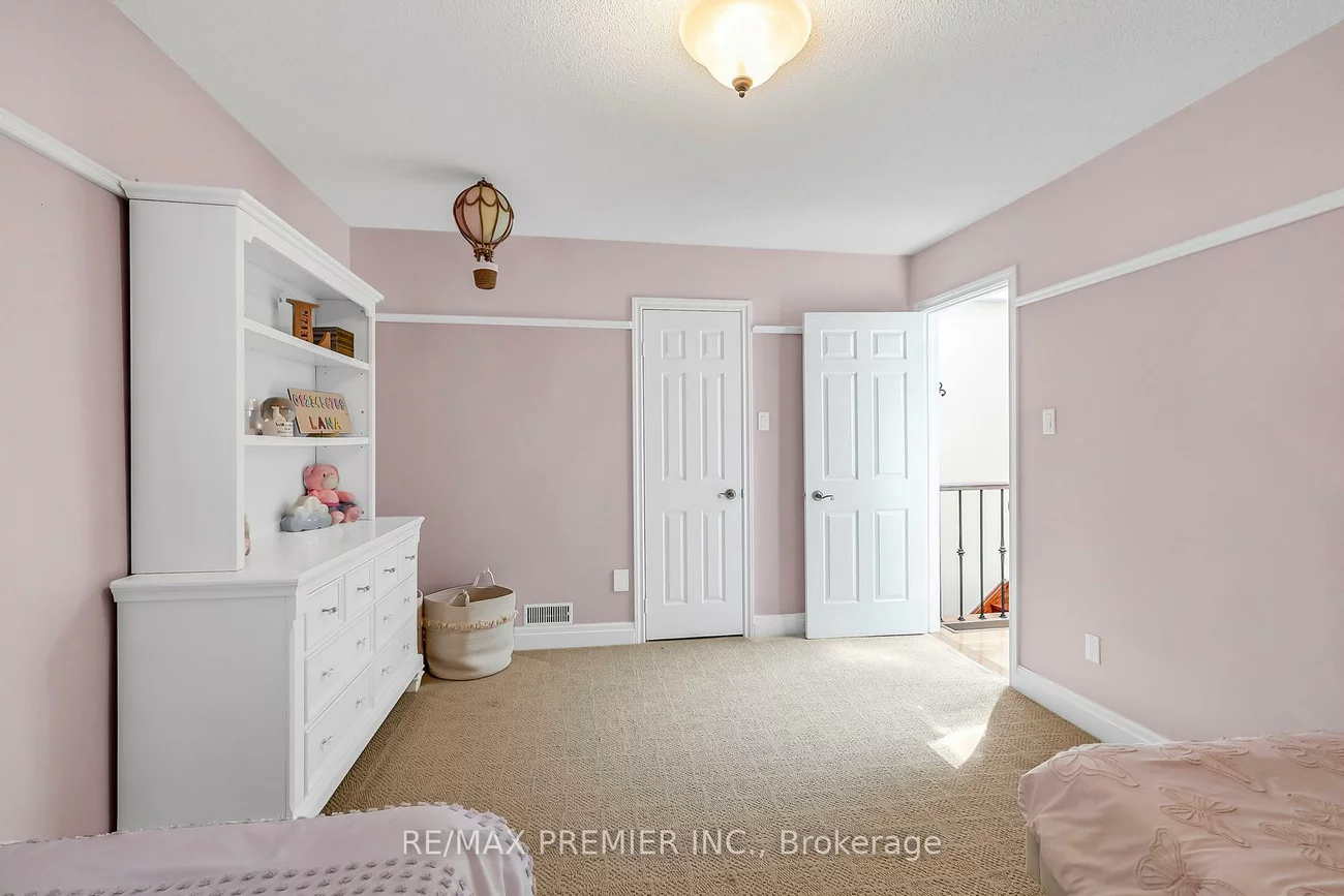 71, Hawman, Vaughan Grove, Vaughan