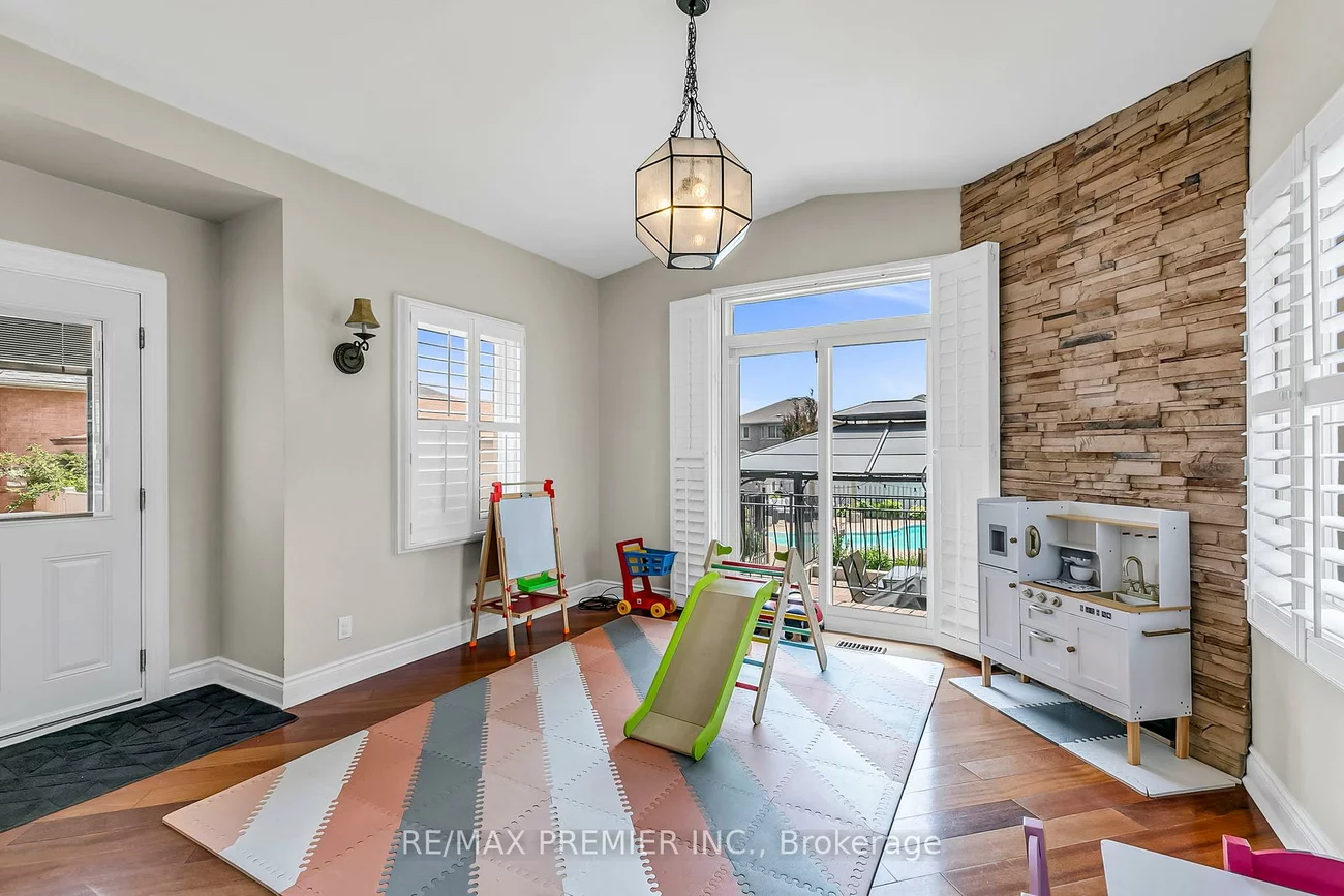 71, Hawman, Vaughan Grove, Vaughan