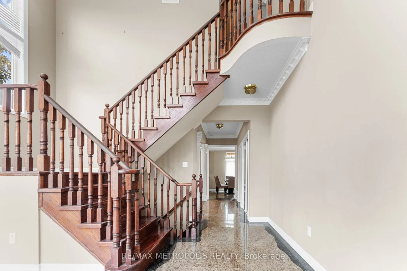 1, St Etienne, Vellore Village, Vaughan