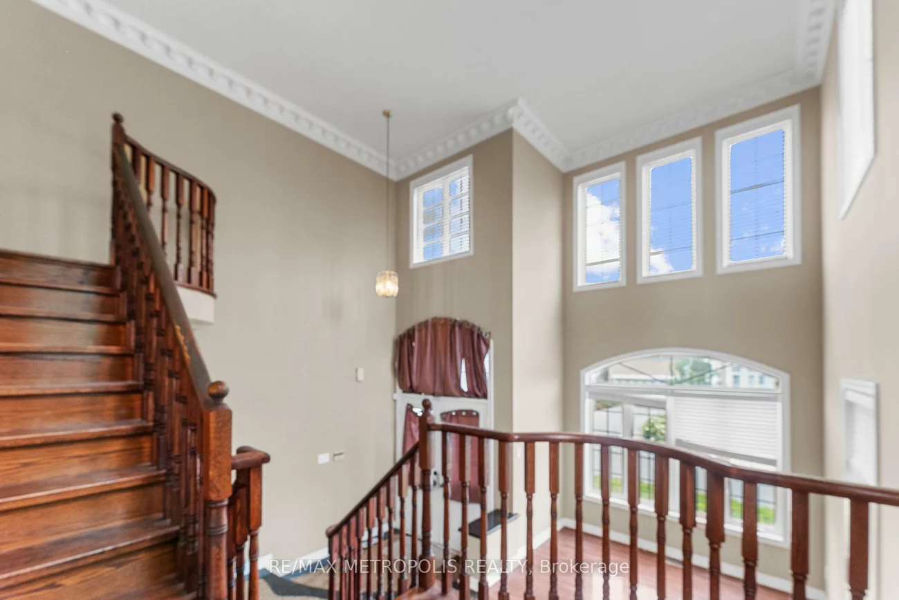 1, St Etienne, Vellore Village, Vaughan