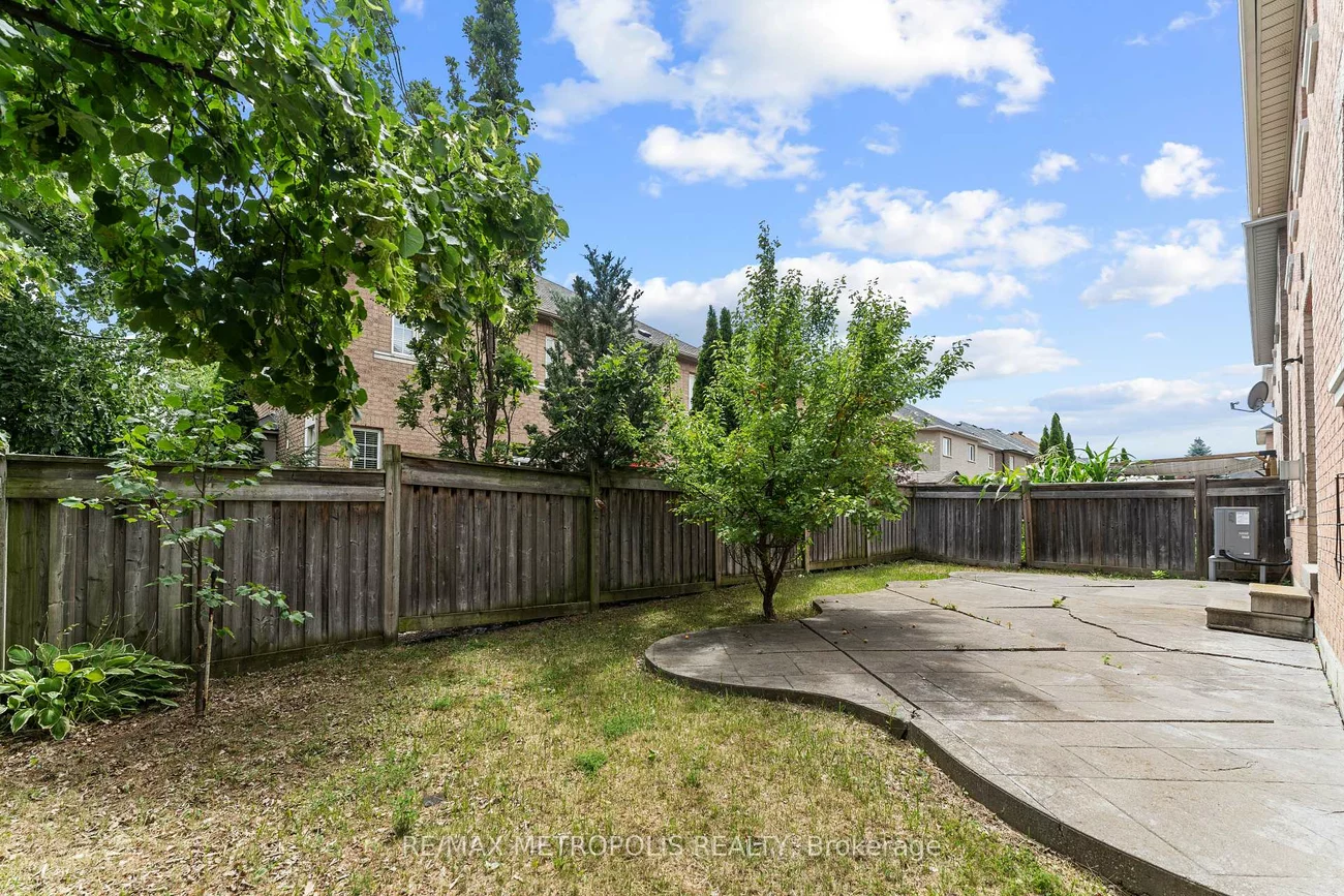1, St Etienne, Vellore Village, Vaughan