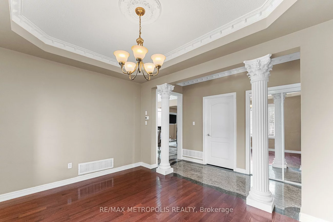 1, St Etienne, Vellore Village, Vaughan