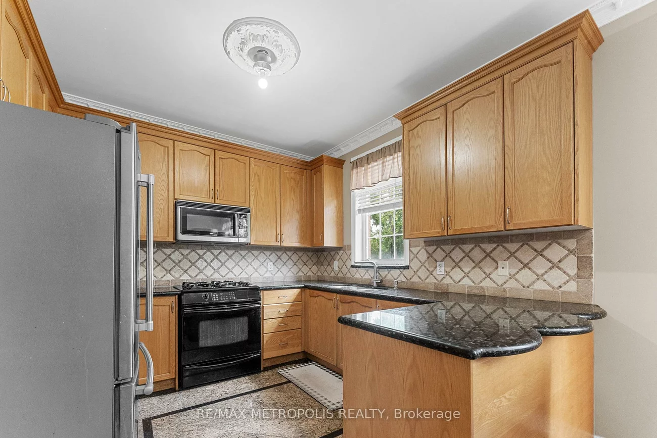 1, St Etienne, Vellore Village, Vaughan