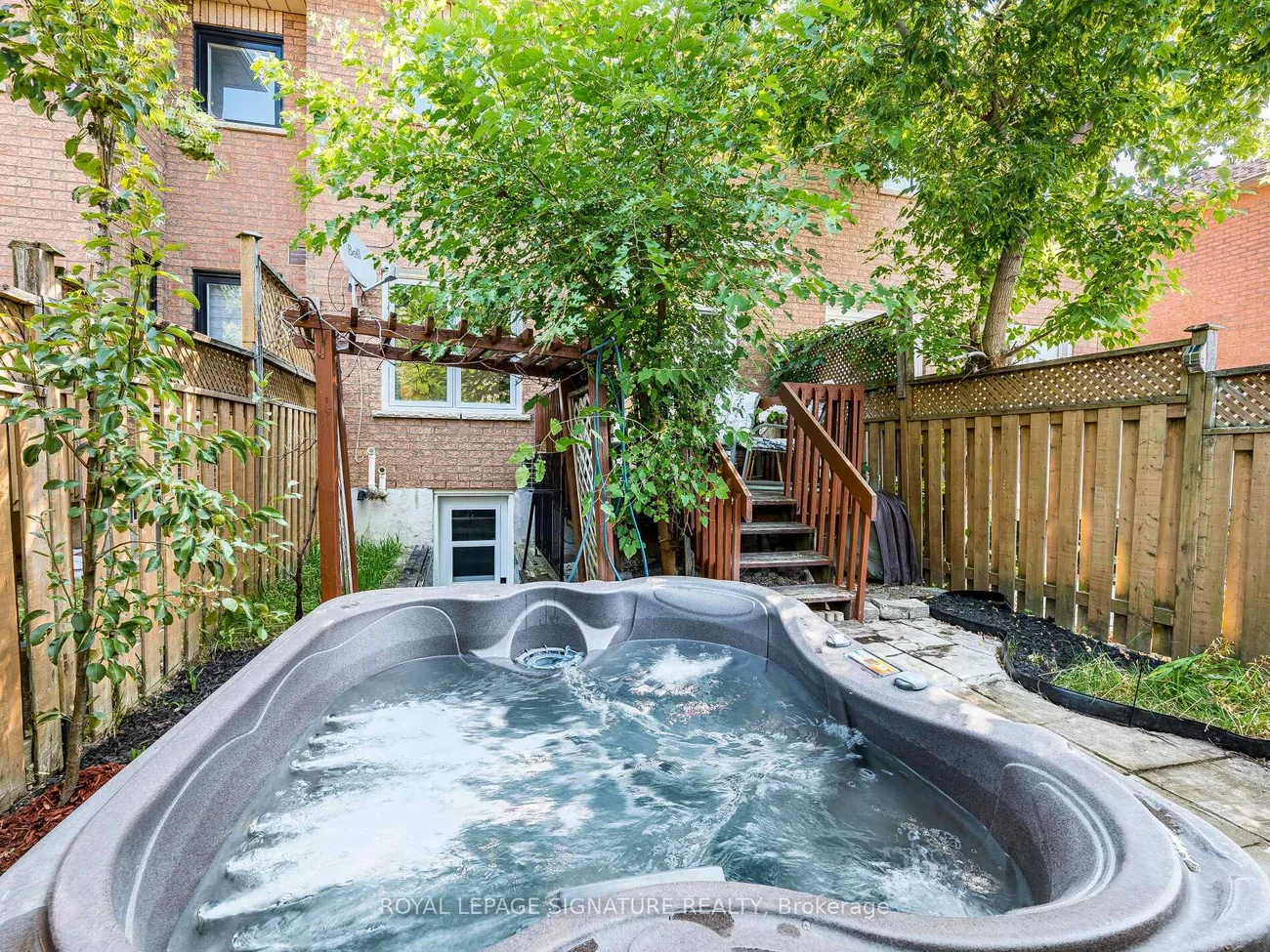 152, Lindenshire, Maple, Vaughan