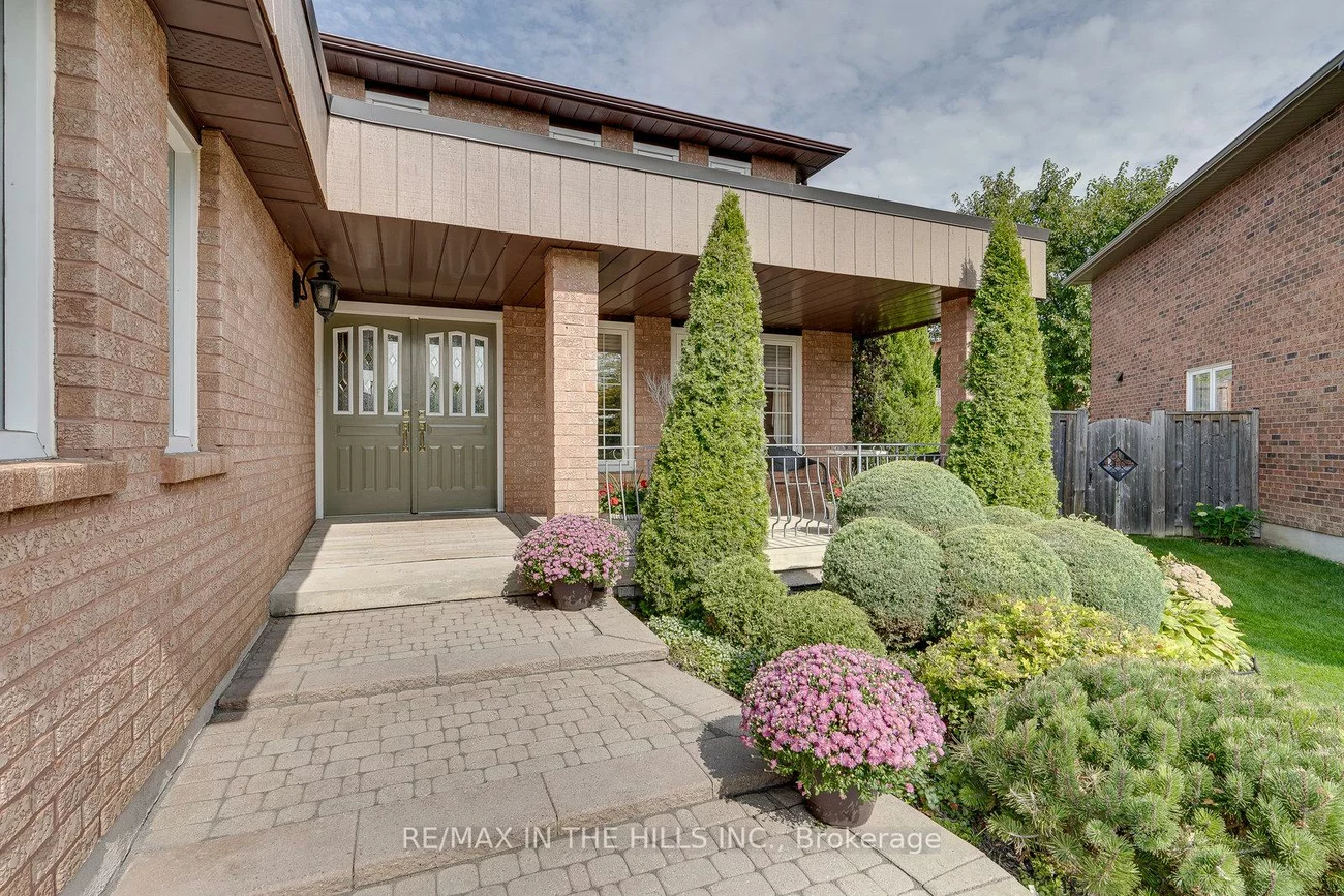 275, Triton, West Woodbridge, Vaughan