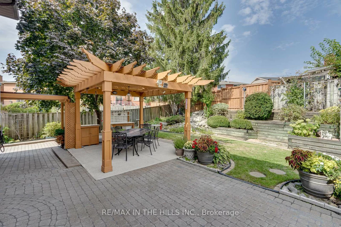 275, Triton, West Woodbridge, Vaughan