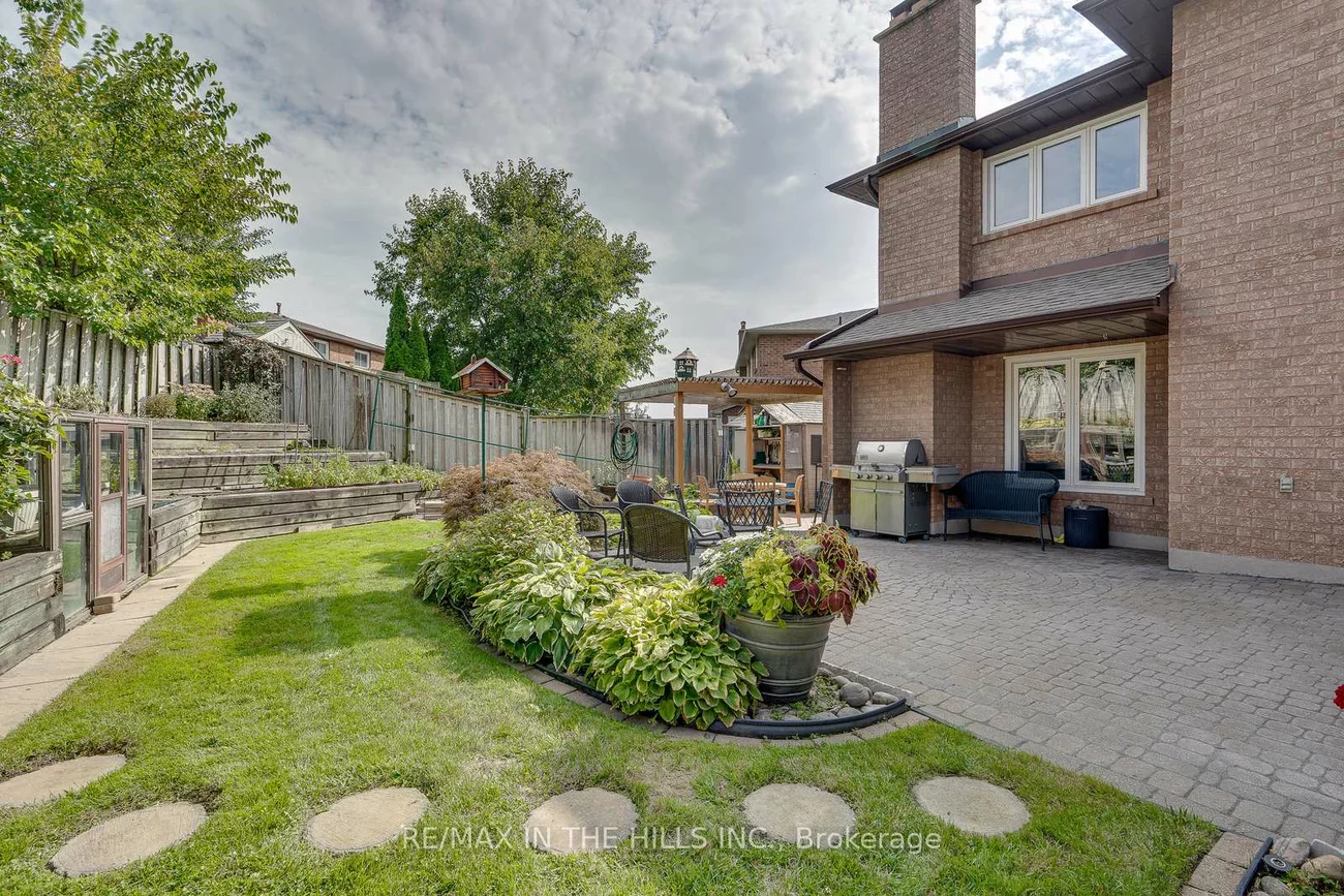 275, Triton, West Woodbridge, Vaughan