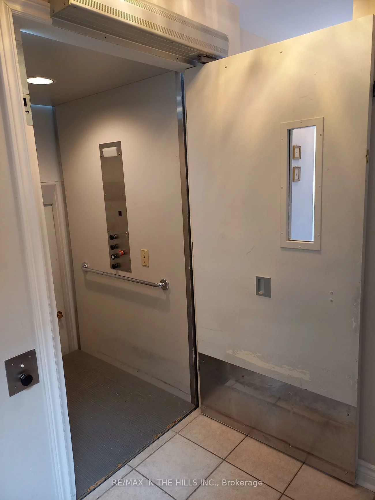 275, Triton, West Woodbridge, Vaughan