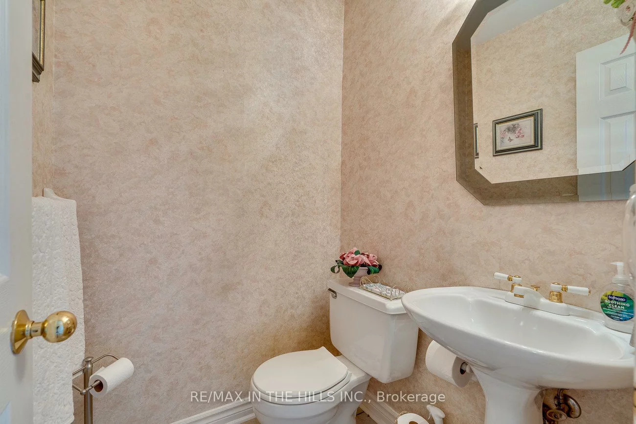 275, Triton, West Woodbridge, Vaughan