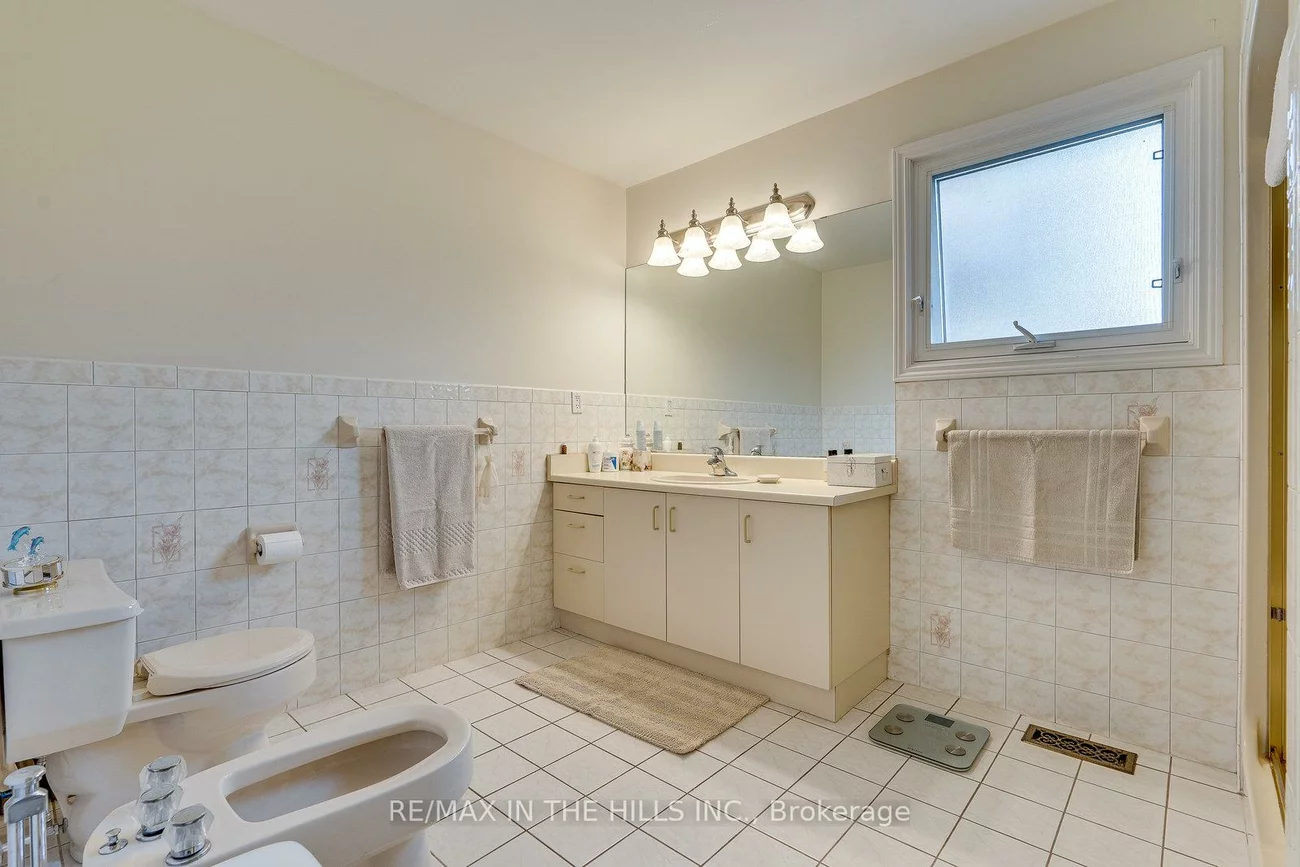 275, Triton, West Woodbridge, Vaughan