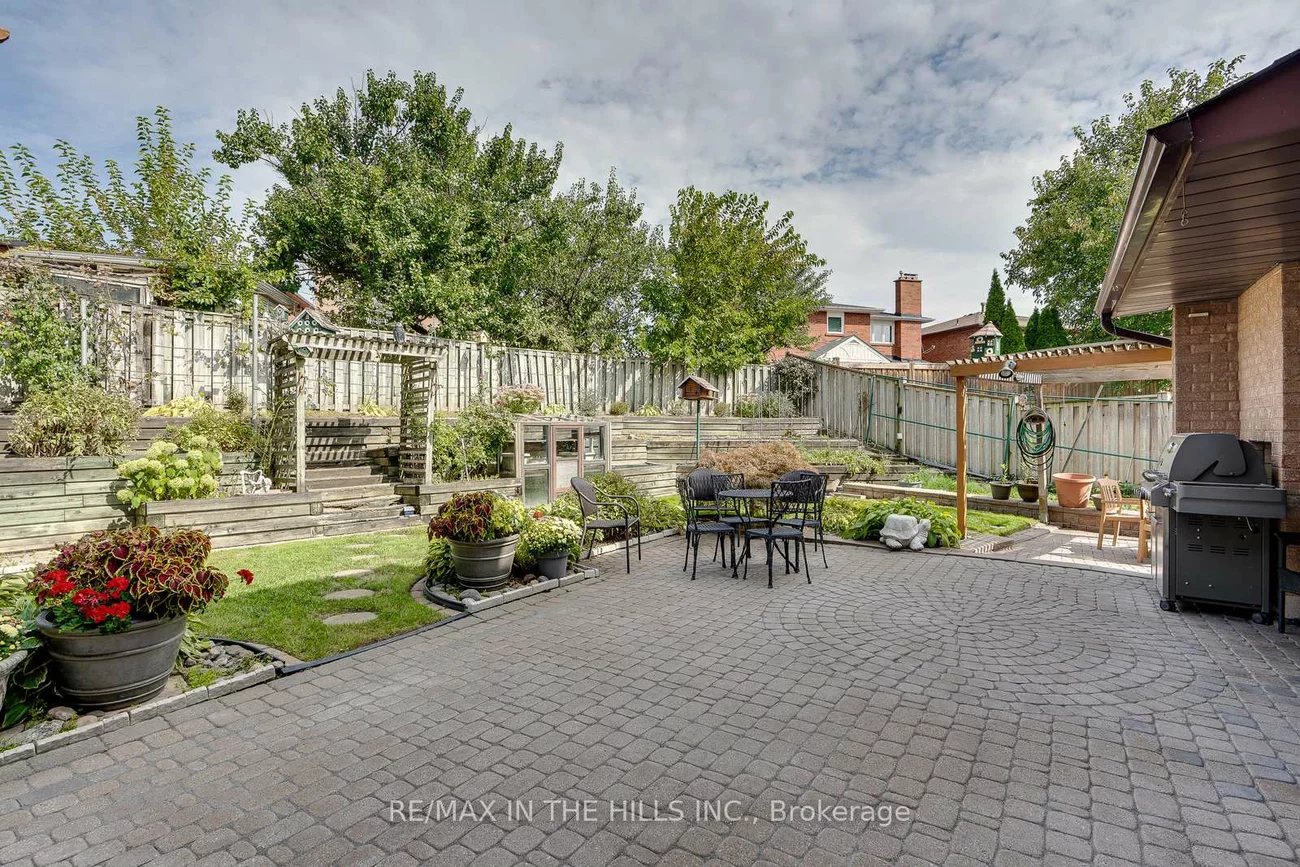 275, Triton, West Woodbridge, Vaughan
