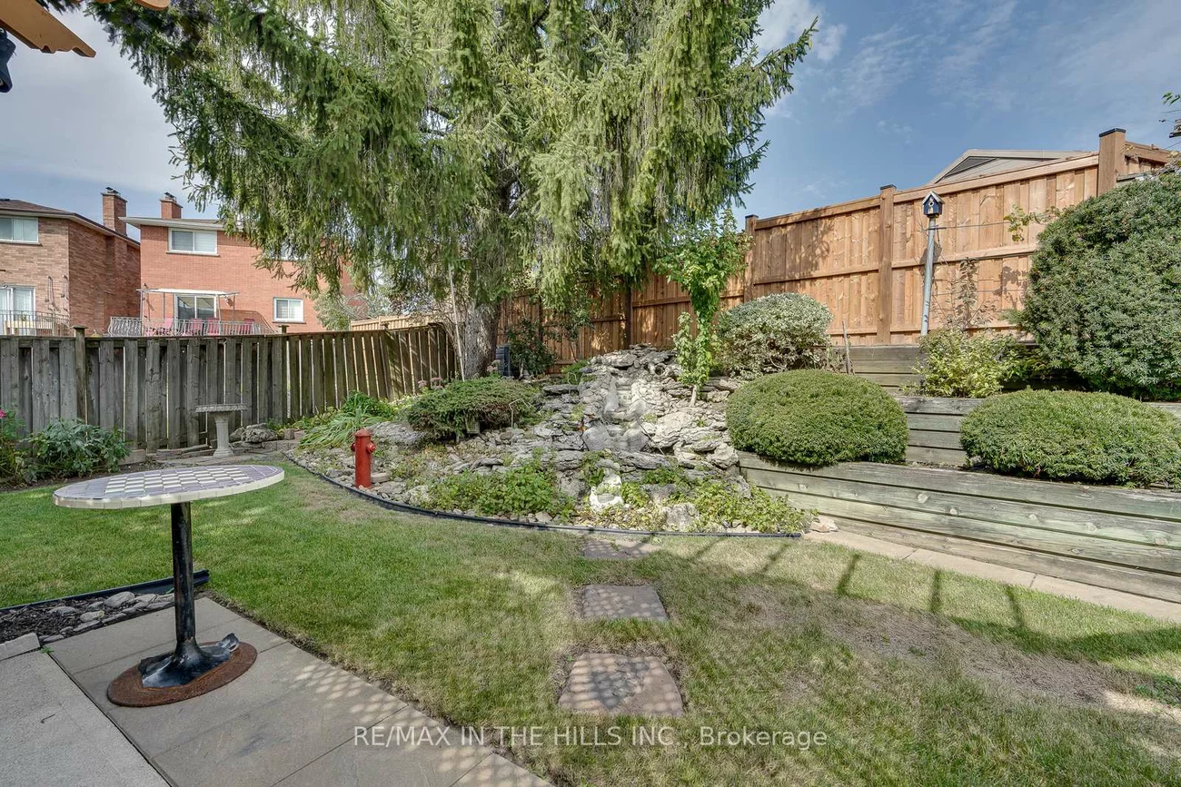 275, Triton, West Woodbridge, Vaughan