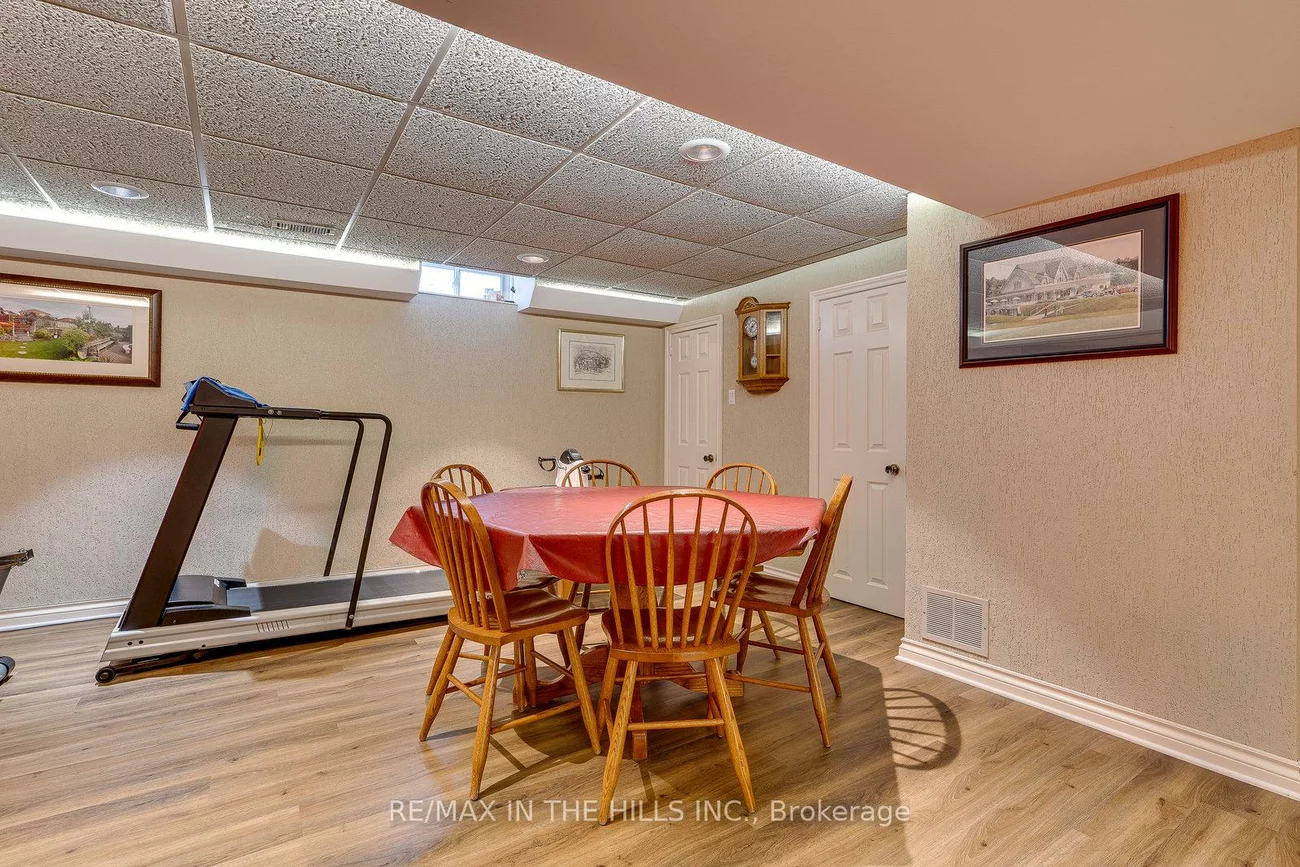 275, Triton, West Woodbridge, Vaughan