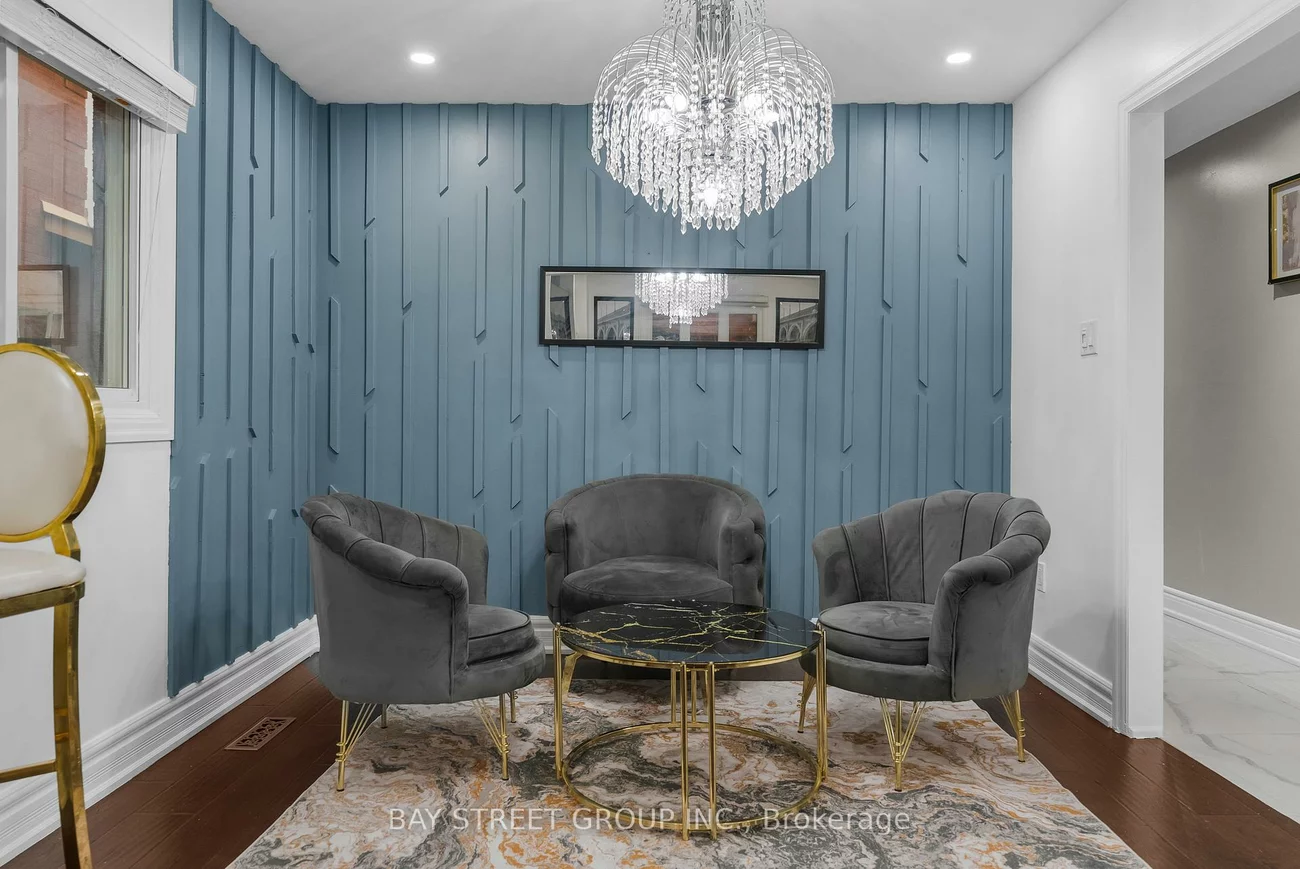 34, Lamp, West Woodbridge, Vaughan