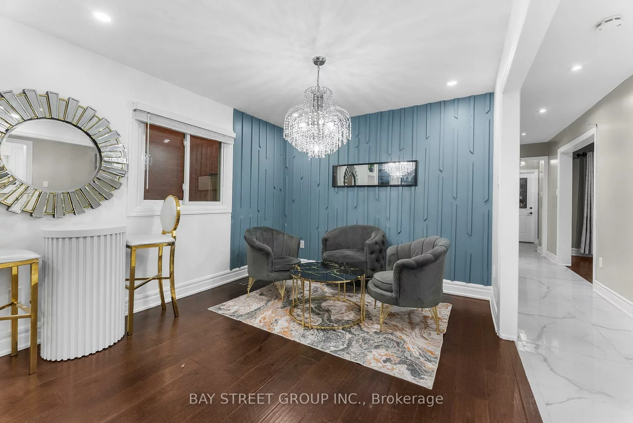 34, Lamp, West Woodbridge, Vaughan