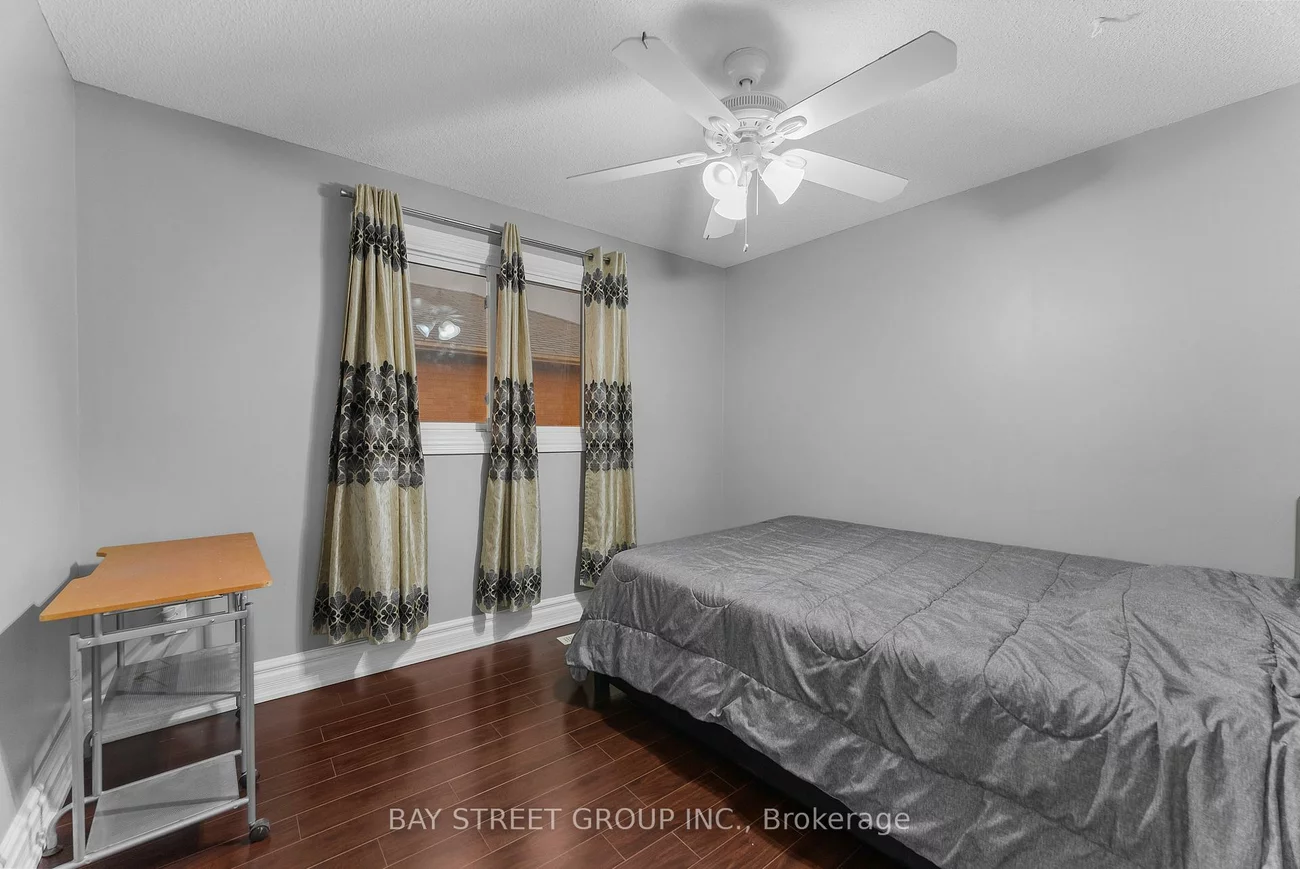 34, Lamp, West Woodbridge, Vaughan