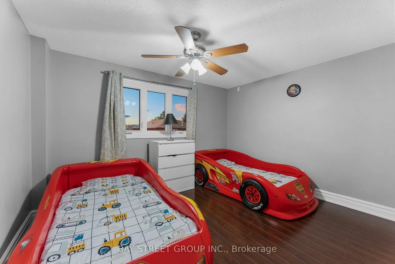 34, Lamp, West Woodbridge, Vaughan