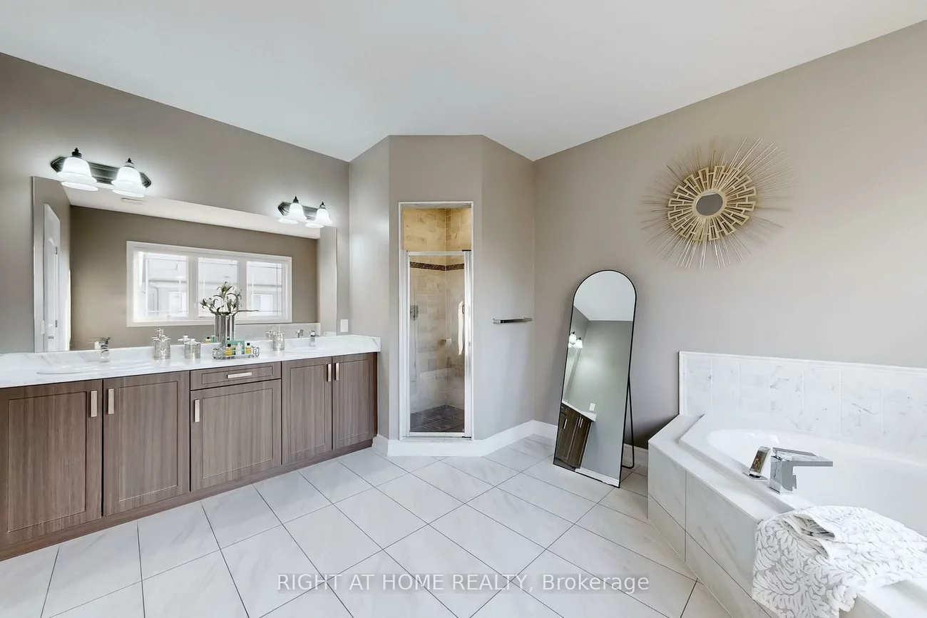 18, Condor, Kleinburg, Vaughan