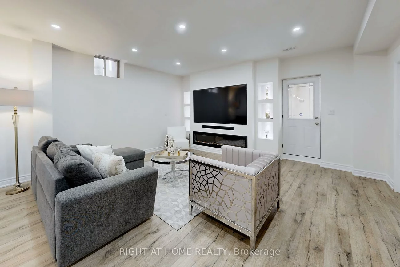 18, Condor, Kleinburg, Vaughan