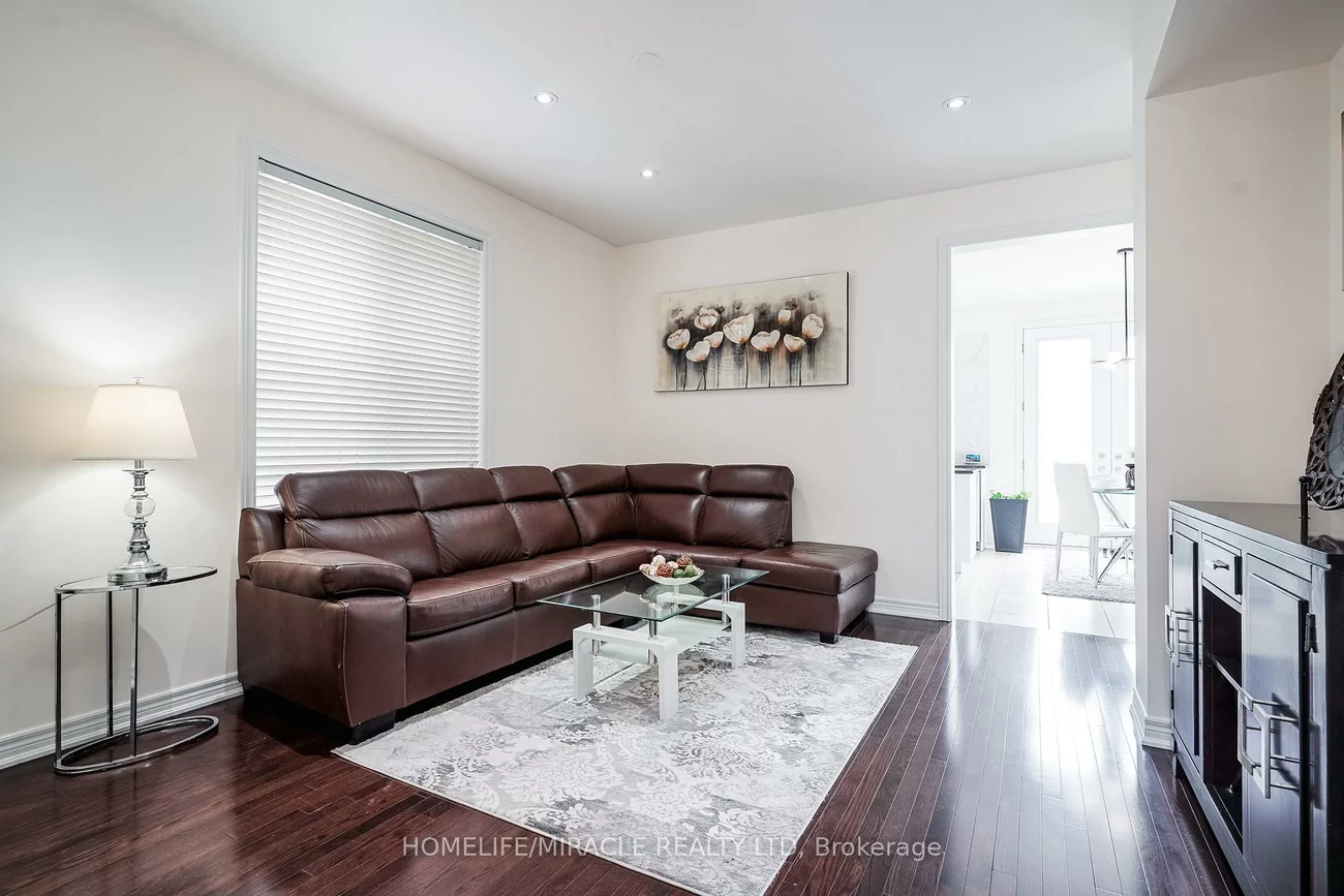 19, Wardlaw, Vellore Village, Vaughan
