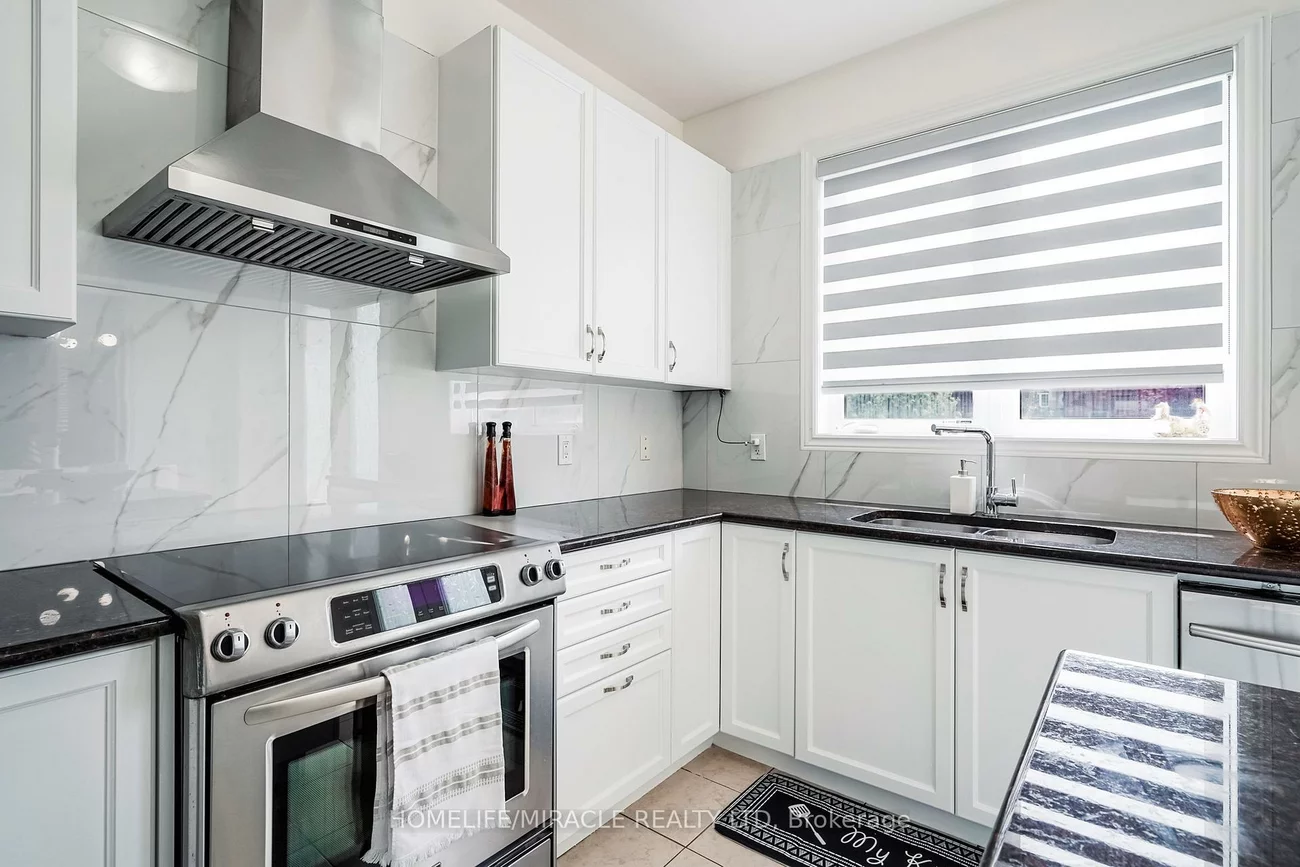 19, Wardlaw, Vellore Village, Vaughan