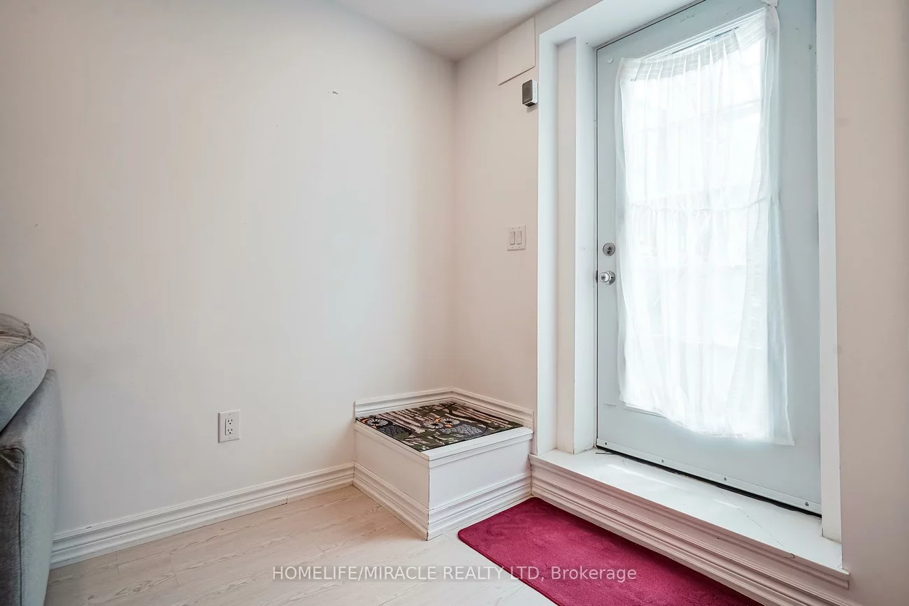 19, Wardlaw, Vellore Village, Vaughan