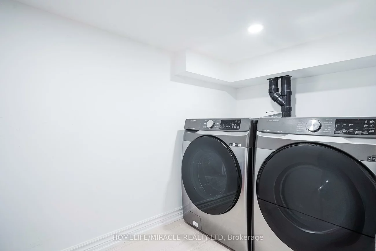 19, Wardlaw, Vellore Village, Vaughan