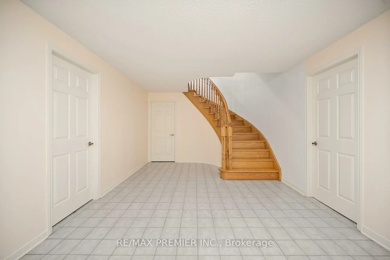 258, Mapes, West Woodbridge, Vaughan